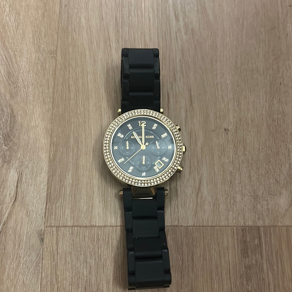 Michael Kors watch 🖤